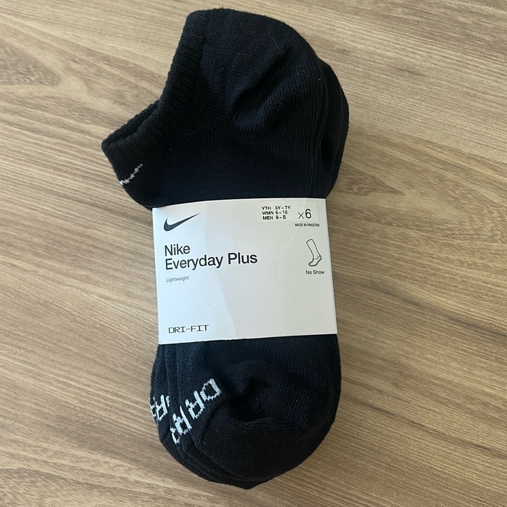 Nike everyday plus socks